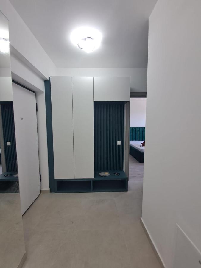Happy Rental Apartments 2 Craiova Buitenkant foto