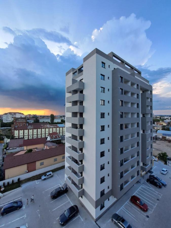 Happy Rental Apartments 2 Craiova Buitenkant foto