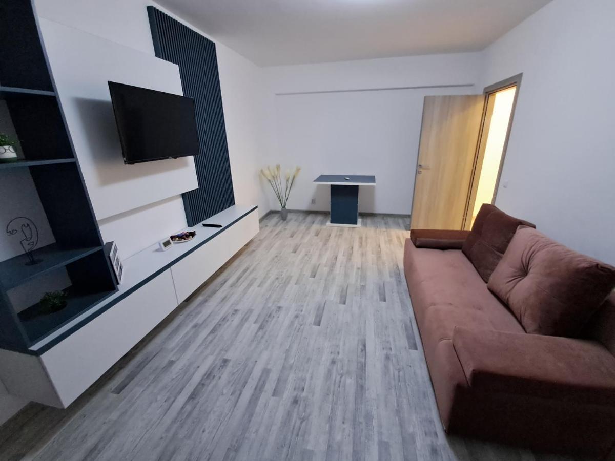 Happy Rental Apartments 2 Craiova Buitenkant foto
