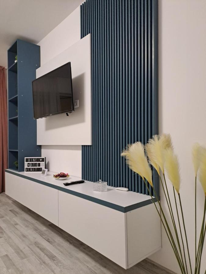 Happy Rental Apartments 2 Craiova Buitenkant foto
