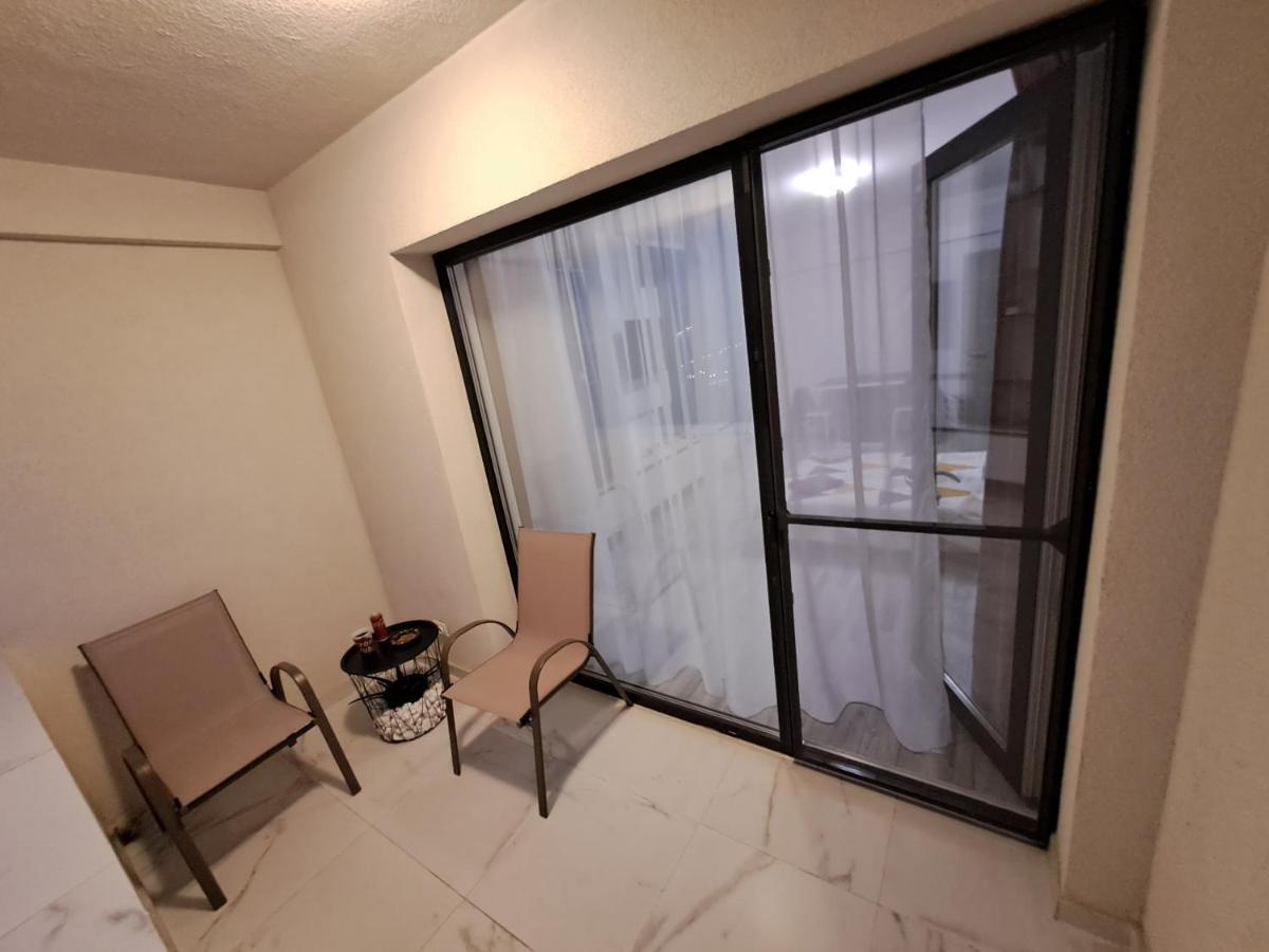 Happy Rental Apartments 2 Craiova Buitenkant foto