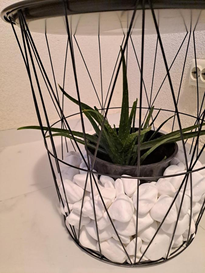 Happy Rental Apartments 2 Craiova Buitenkant foto