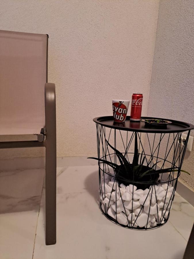 Happy Rental Apartments 2 Craiova Buitenkant foto
